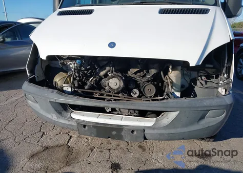 2011 Mercedes-Benz Sprinter 2500 High Roof из США, поврежденный, VIN WD3PE8CC7B5567780